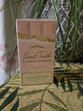 Sweet Tooth Eau de Parfum by Sabrina Carpenter - Pink